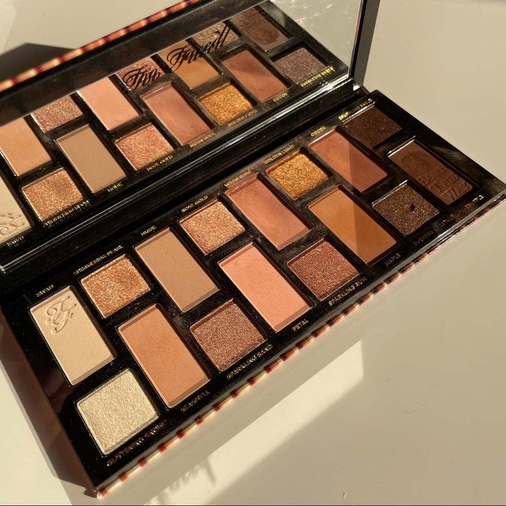 Too Faced - Born This Way Eyeshadow Palette